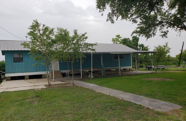 REDUCED PRICE CLEAN! Salty Marsh Lodge Fishing and Hunting Getaway Newly Updated