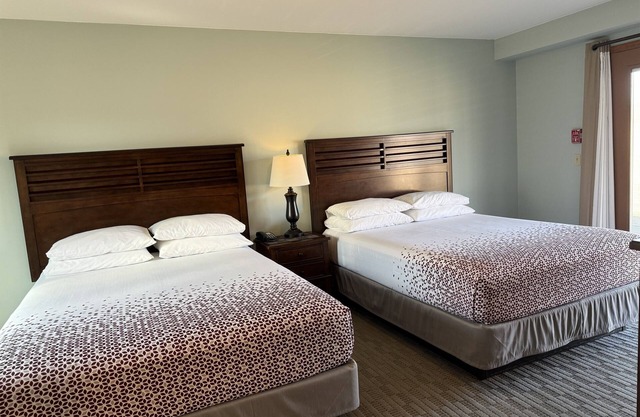 Redwood Inn & Suites Room #5 - impeccably clean motel between CDP & ASV