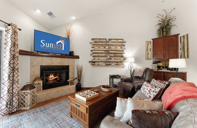 Reflection Retreat - A quiet Oasis by Table Rock Lake. Come and relax!