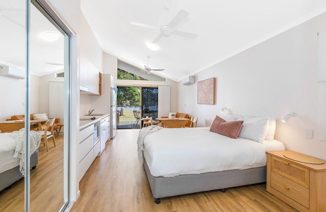 Reflections Ferry Reserve - Holiday Park