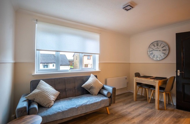 Refreshing Modern Apartment in Airdrie