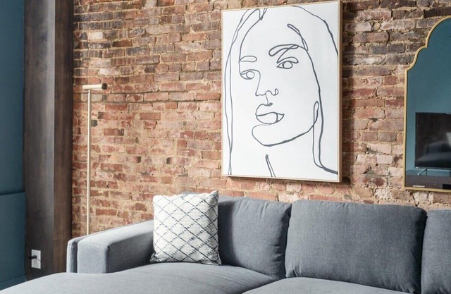 Refurbished 2-bed unit