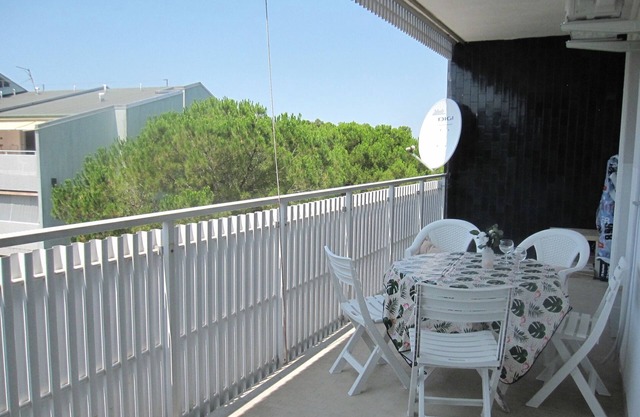 Refurbished flat at Grado Pineta with large terrace