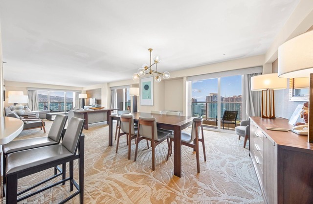 Refurnished! 33rd Floor RARE Executive Suite 2BR/2.5BA w/Kitchen & Laundry