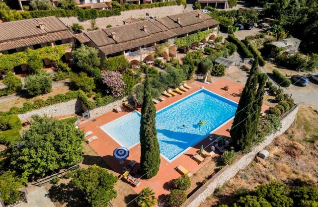 RELAIS NISPORTINO - BORGO AI PINI VILLETTA