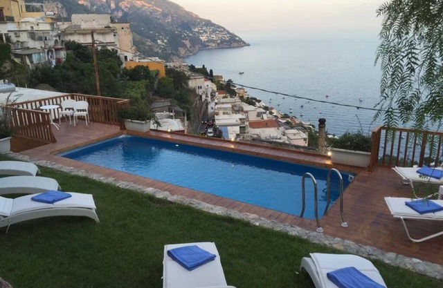 relax and comfort the characteristic features of this villa with pool