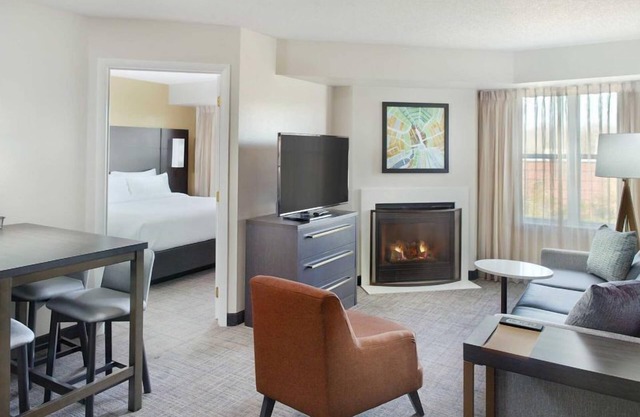 Relax and Recharge! TWO Pet-friendly 2BR Suites with Kitchens, Outdoor Pool!