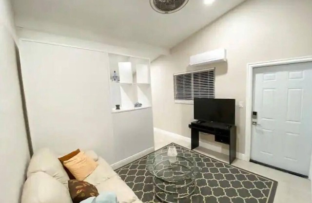 RELAX & GET AWAY. CLOSE TO BEACHES AND AIRPORT
