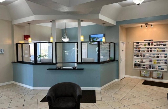 Relax in Our Welcoming Inn with Heated Indoor Pool & Free Breakfast - 4 Units