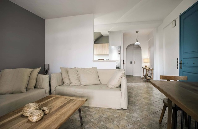 Relax in Style at the Grand Villa –few Steps from St. Peter’s Beach, Andros