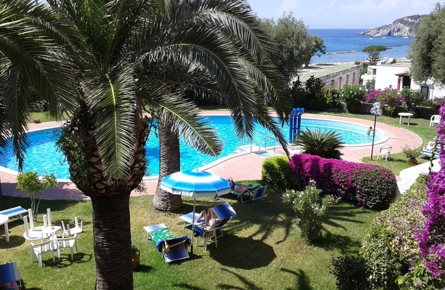 relax in the green near the sea and from the center of Forio