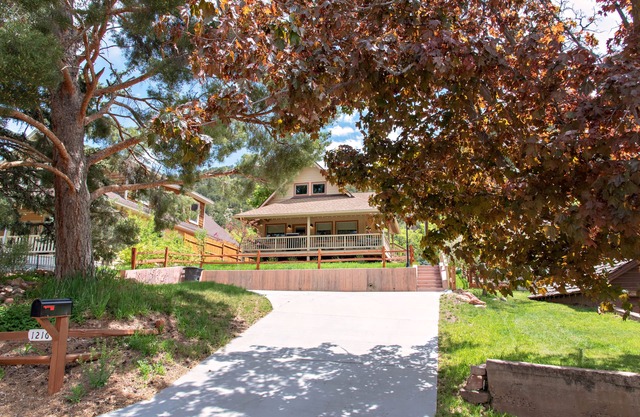 Relax near Glenwood Hot Springs -15 min walk