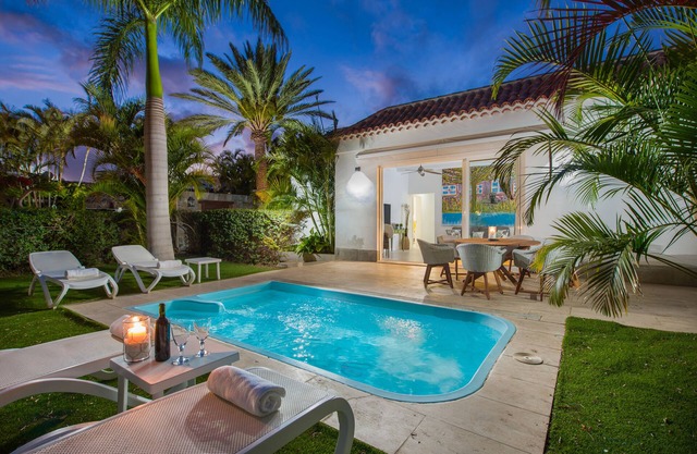 Relax Private villa with Heated pool, 3 bedrooms