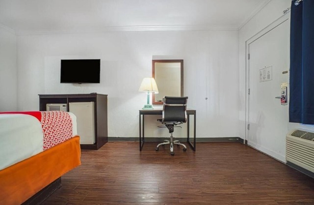 Relax With A Unit Near Naval Air Station Featuring Pets Welcome Access