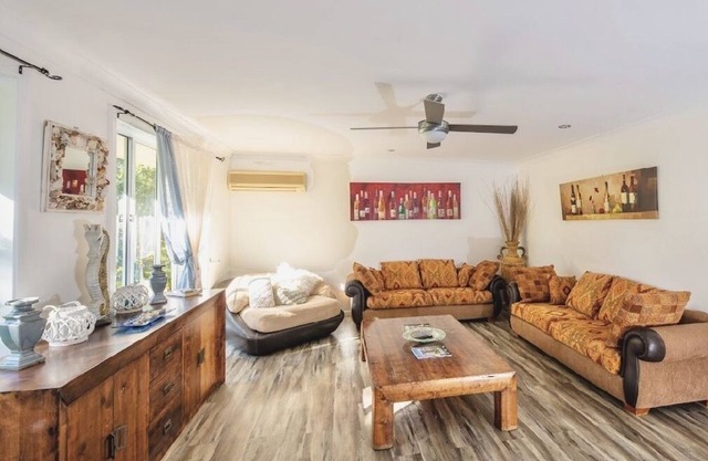 Relaxed Rustic style Country home, bush fire pit, 10 min from Pottsville beach