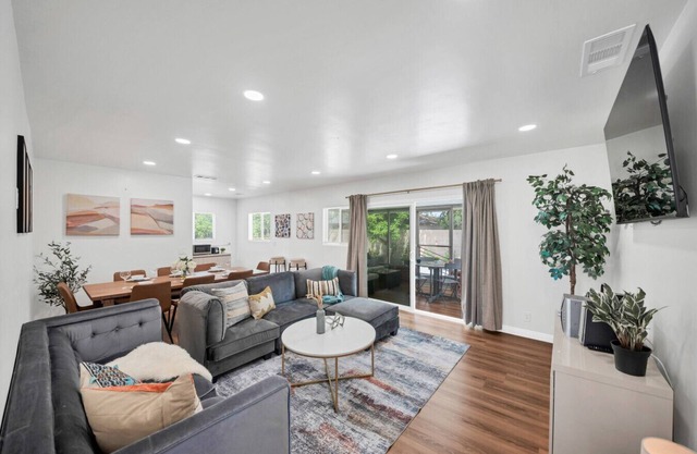 Relaxing 3BR Near DTLA, Shops, & Parks #TravelSGV