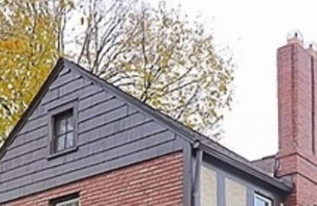 Relaxing Brick Tudor Home near Oakwood Park