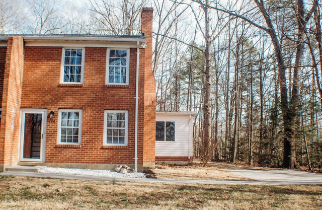 Relaxing comfort in quaint town- 3 bedroom in delightful Gordonsville