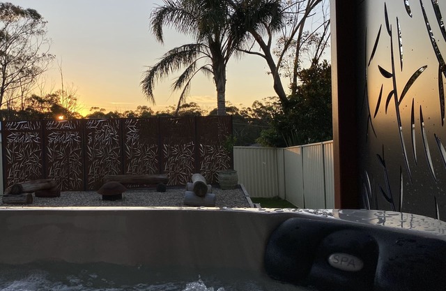 Relaxing cosy escape - Hot Tub, Breakfast & Wine