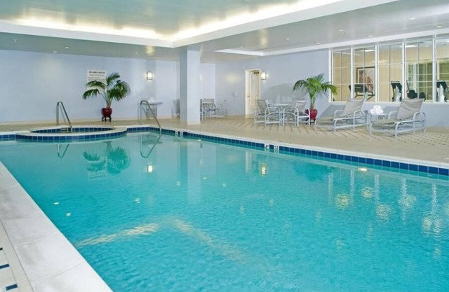 Relaxing Family Getaway at Downtown Staunton Inn | Pets Are Allowed