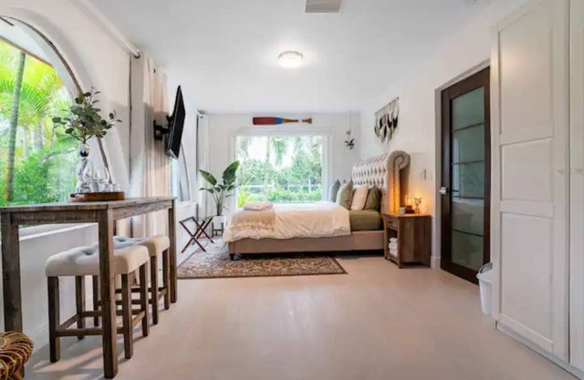 Relaxing getaway at Hacienda Paraiso with pool use included!