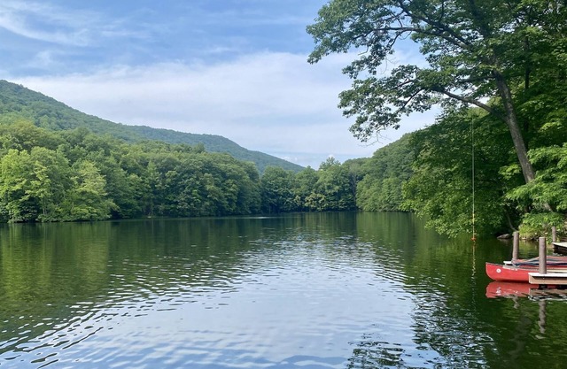 Relaxing Lake Retreat in Cold Spring