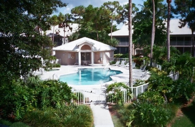 Relaxing Vanderbilt Lakes Condo