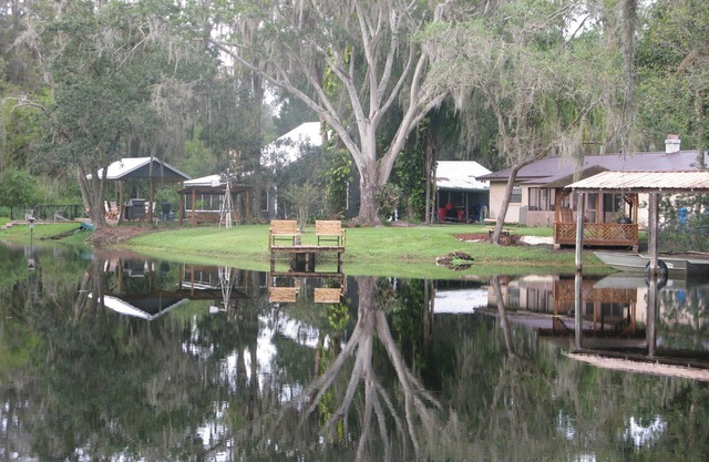 Relaxing waterfront haven. Near Moffett cancer center.
