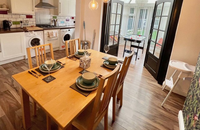 Remarkable 2-bed House in Coventry