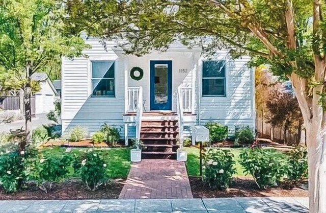 Remodeled 1900s cottage-10 min walk to Downtown Napa and pet friendly!