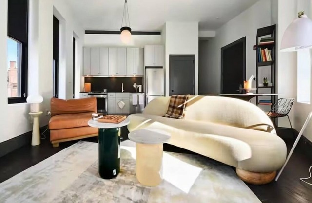 Remodeled 2BR Downtown – Near Acrisure Stadium