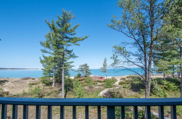 Remodeled 3br Condo on Lake Michigan 3BR with A/C