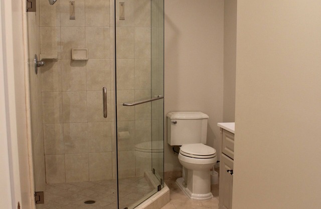 Remodeled 4-bedrooms house w/AC and WiFi in one of the Prestige areas of Downey
