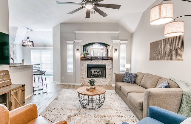 Remodeled home in quiet neighborhood-kid friendly