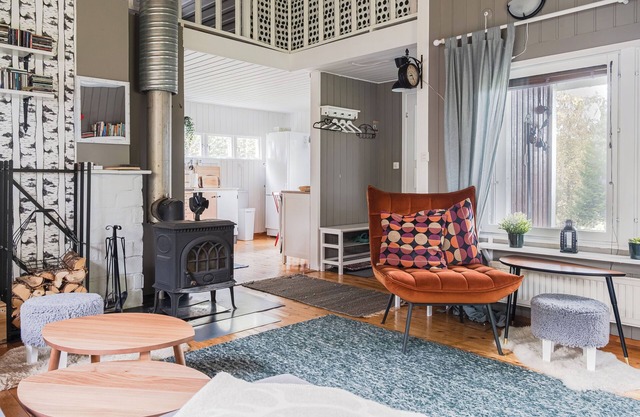 Remote Lakeview Cabin Escape