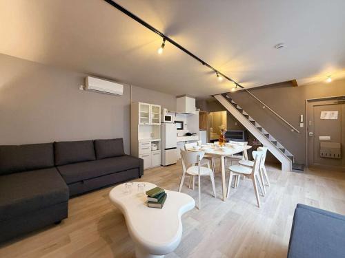 Reno bld by b hotel - Modern 2-Story Apt Near Peace Park Sleeps 10
