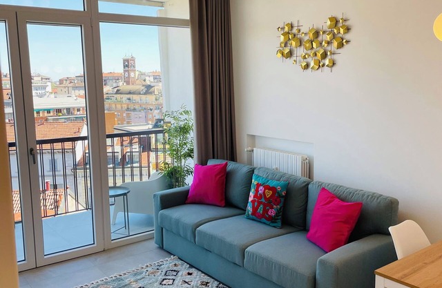 Renovated 2 bedroom apartment in Navigli with a great view!
