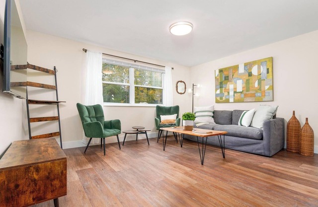 Renovated 2 Bedroom- Walking Distance to OSU