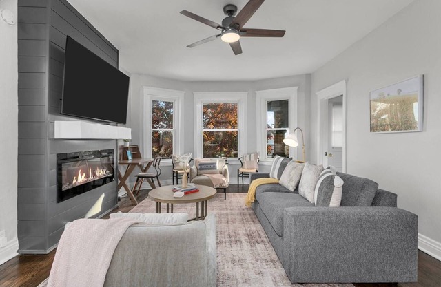 Renovated 5BR/4BA Home Near Country Club Plaza | Ideal for Families & Groups