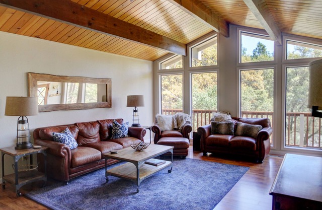 Renovated Cabin with Soaring Windows Near Yosemite