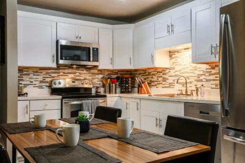 Renovated condo steps from Beaver Creek shuttle