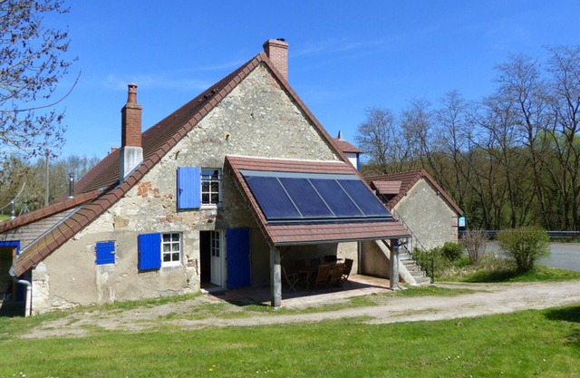 Renovated Eco-Cottage with Shared Spa and Garden