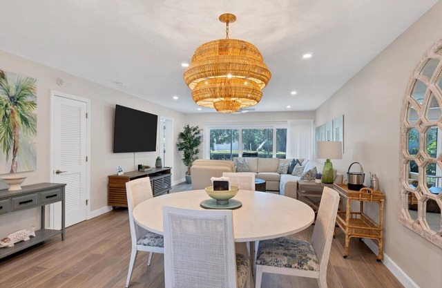 Renovated Kingston Arms 2brm Ground floor Walk to beach