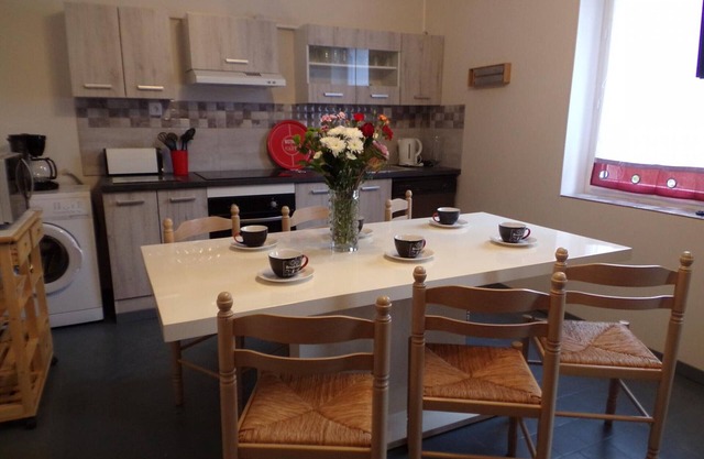 Renovated modern house for 7 in Vaumas