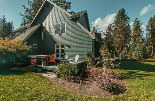 *RENOVATED* Peaceful Home Near Green Bluff, Wedding venues, Ski Resorts & Lakes