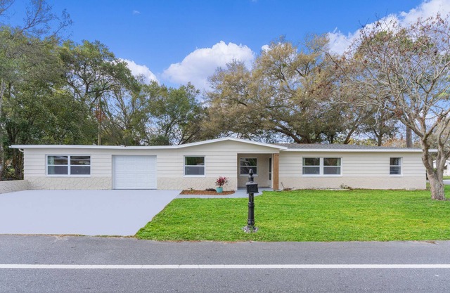 Renovated vacation retreat 4 bedrooms 3 baths home