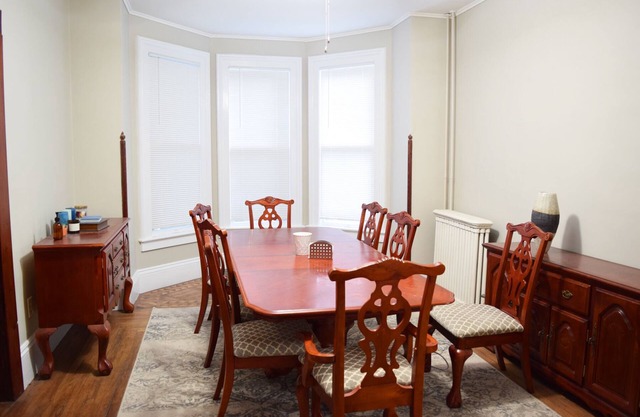 Rent A Room In This Spacious Victorian