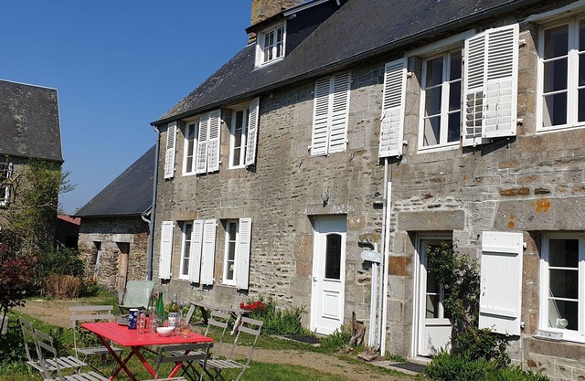 Rent large house in the bay of Mont Saint Michel
