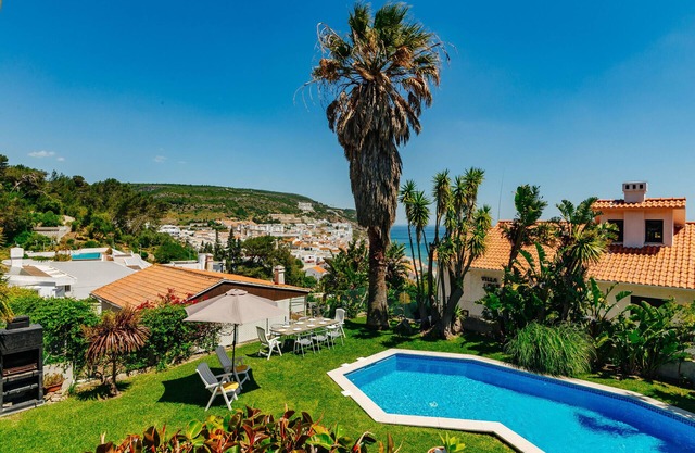 RENT4REST SESIMBRA 4BDR OCEAN VIEW AND PRIVATE POOL VILLA
