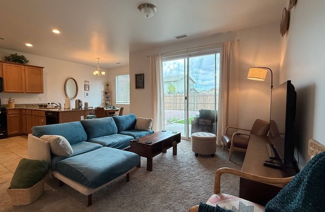 Reset Near Flagstaff | 2BR + Office | Fully Fenced Yard | Fast Wi-Fi | No Stairs